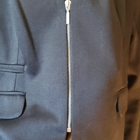 Black blazer - Picture 3 of 5